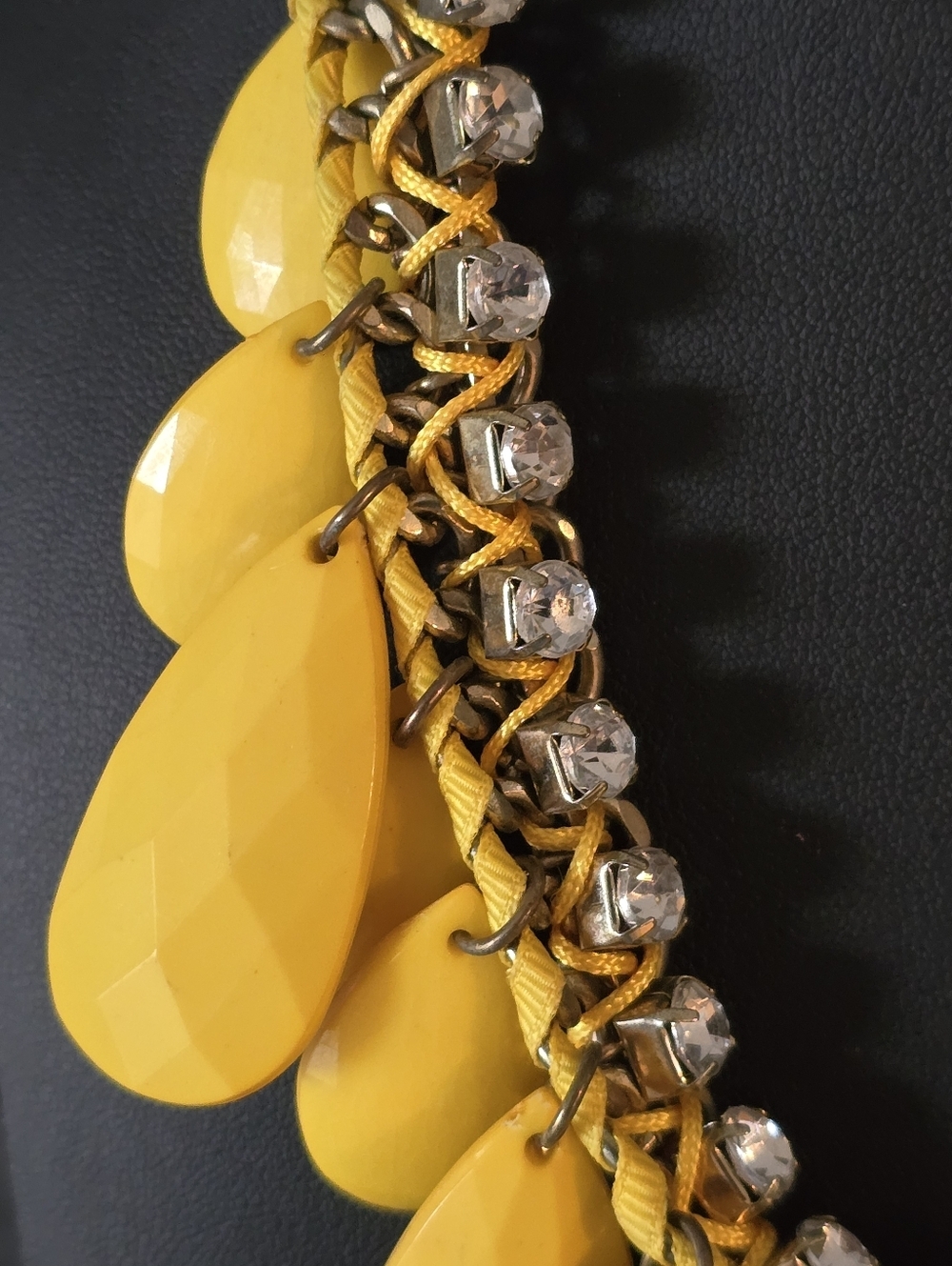 Vintage Yellow Acrylic Bead Necklace 17" - Picture 4 of 6